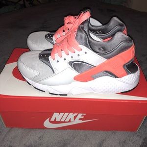 kids white hurraches